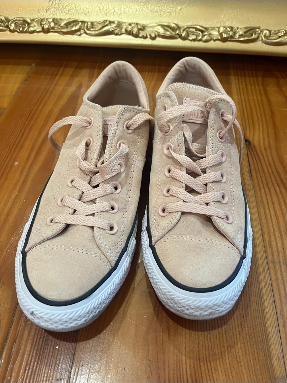 Converse All Star  Low-Top Sneakers in Pale Pink Suede
